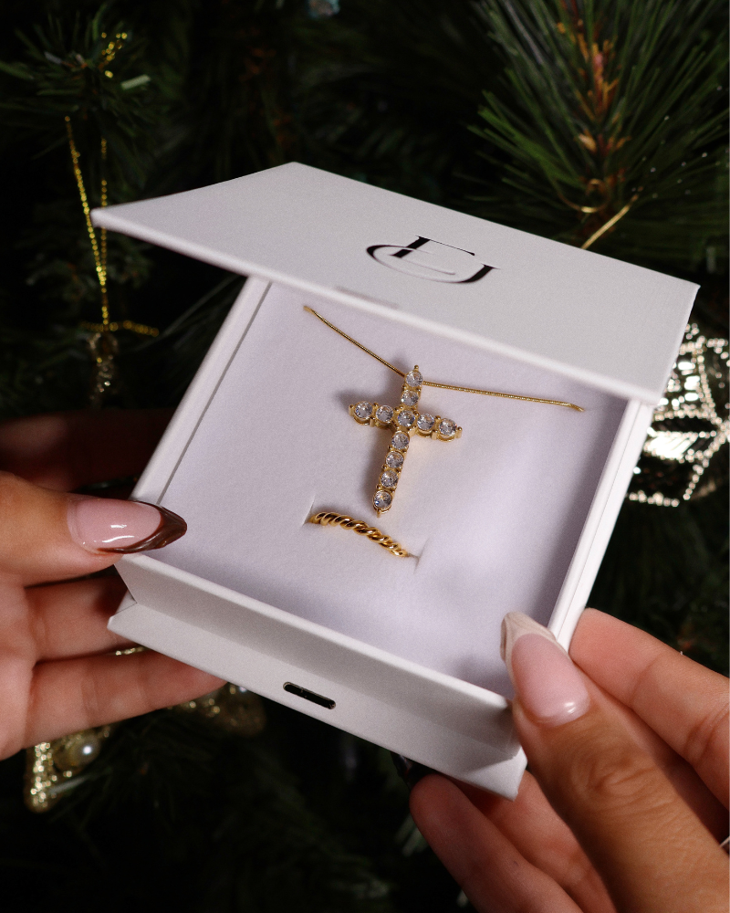 Dainty Cross Necklace